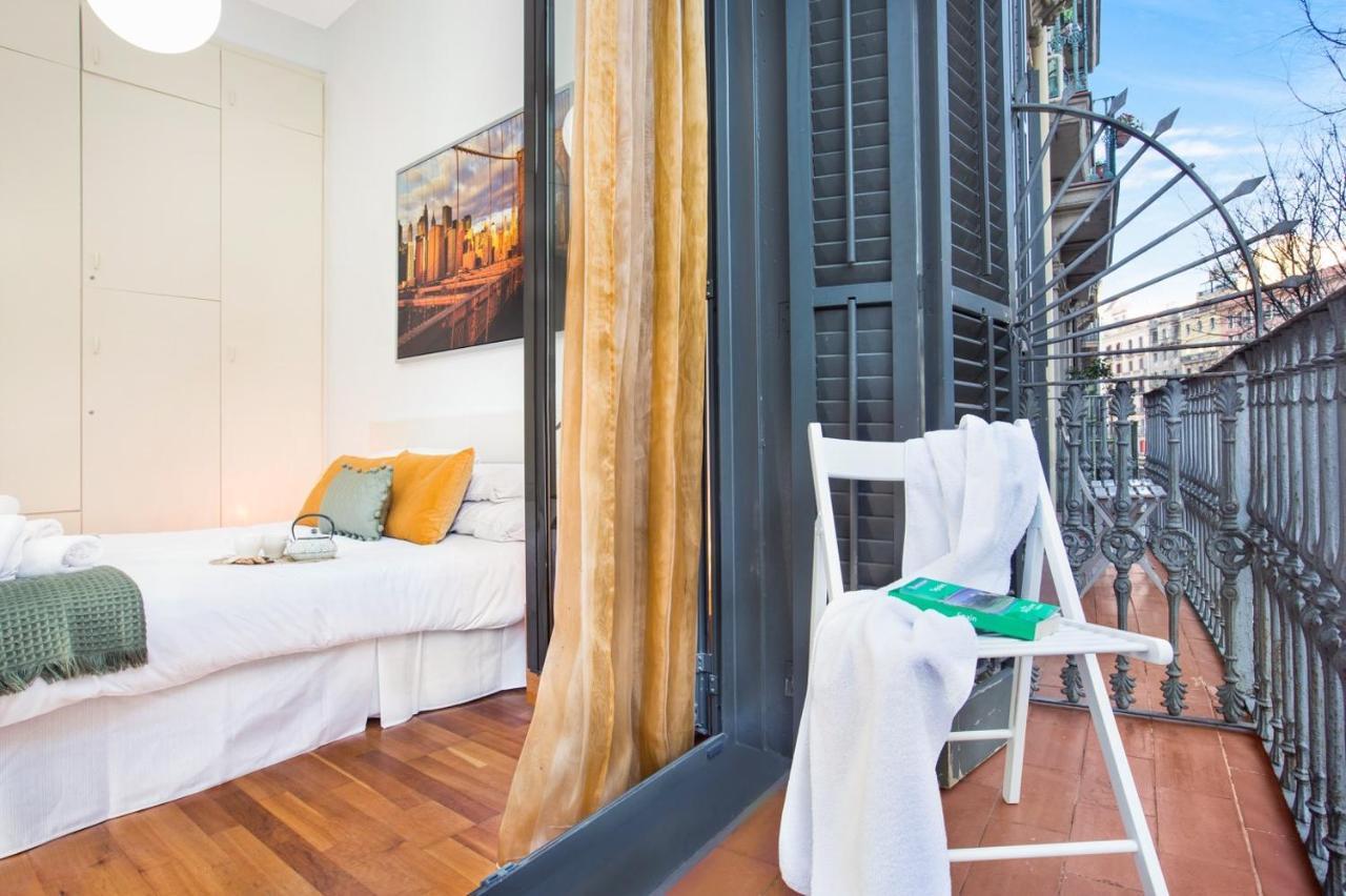 Stay U-Nique Apartments Balmes Barcellona Esterno foto