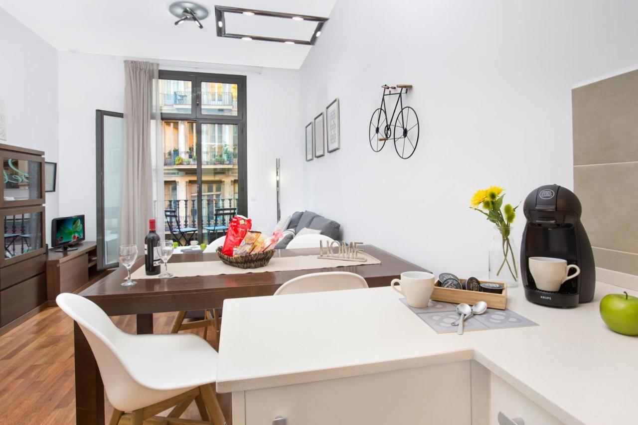 Stay U-Nique Apartments Balmes Barcellona Esterno foto
